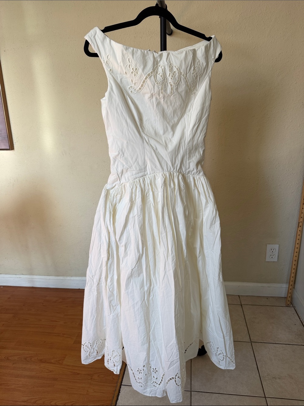 House of CB Lauren White Cotton Broderie Anglaise Boat Neck NWOT size M - Picture 7 of 11